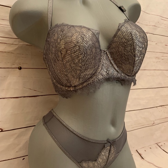 Victoria Secret Set - Picture 2 of 7